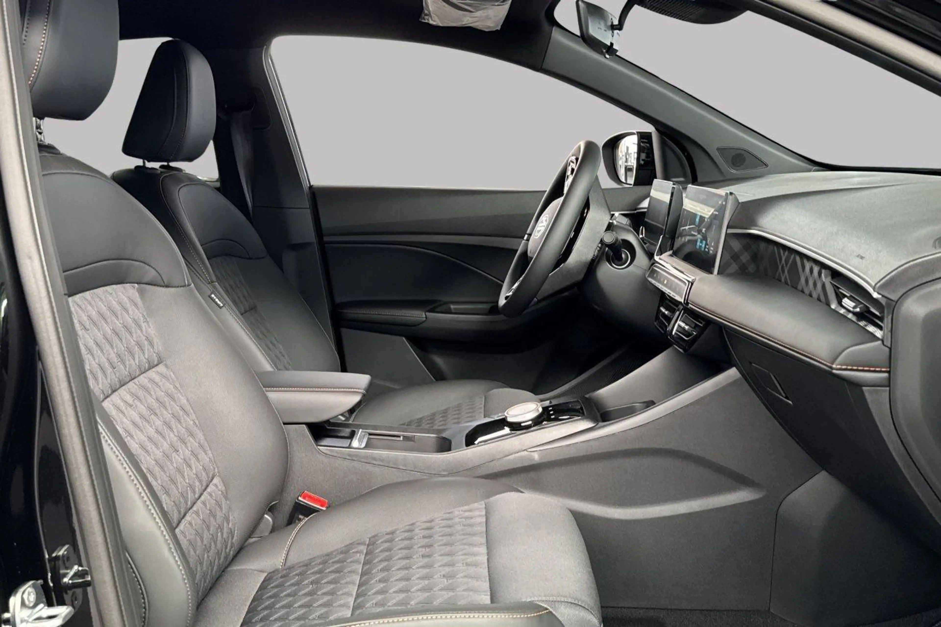 MG MG3 LUXURY HYBRID+ — photo 8