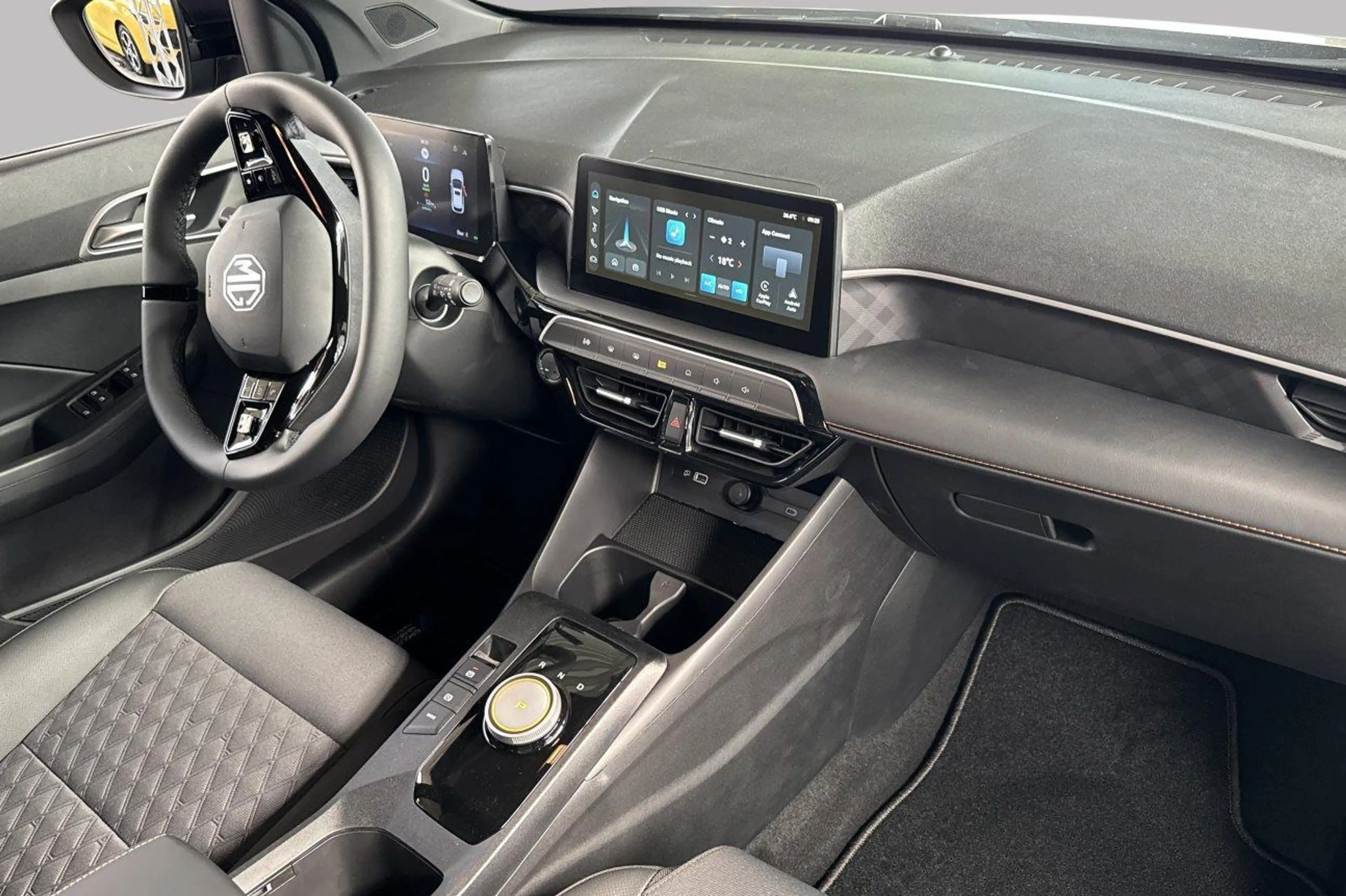MG MG3 LUXURY HYBRID+ — photo 2