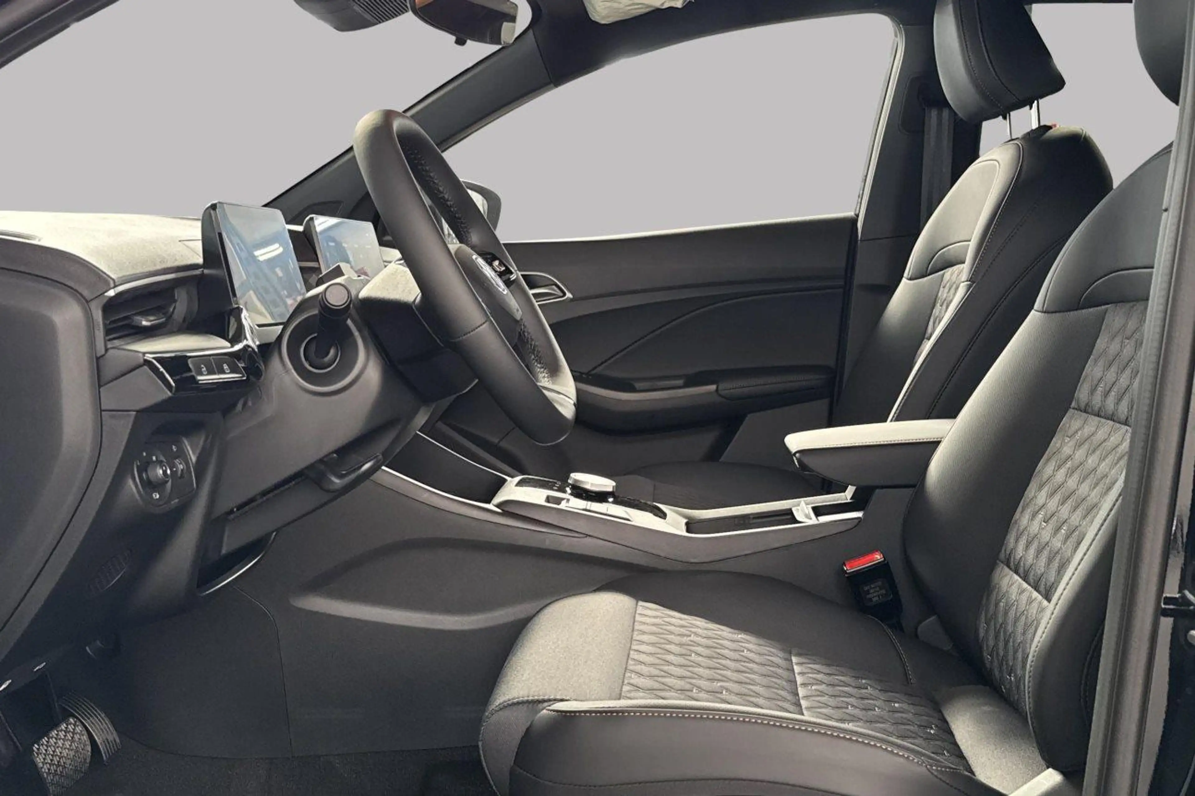 MG MG3 LUXURY HYBRID+ — photo 10