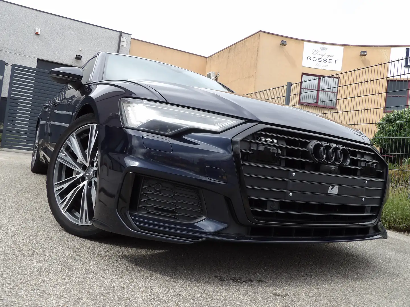 Audi A6 A6 Avant 40 TDI quattro S tronic S Line Bleu - 1