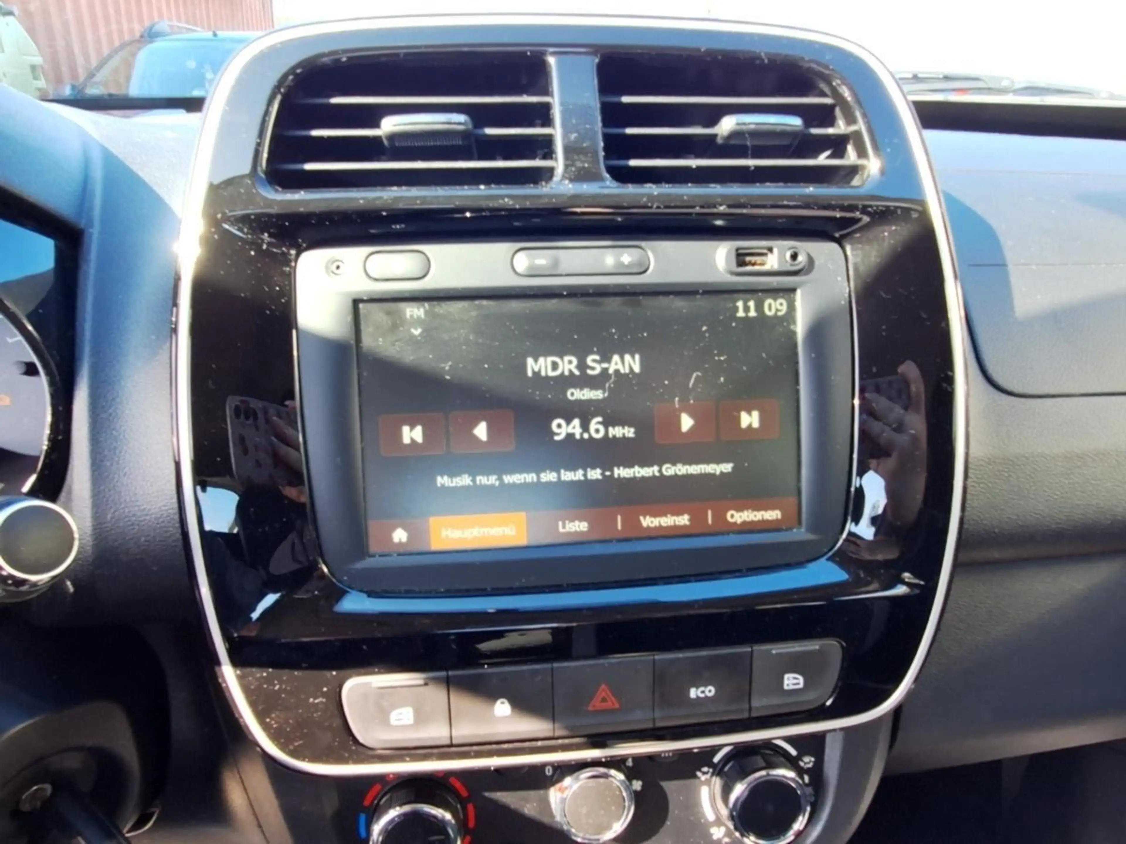 Dacia Spring 45 ExpressionPaket Navi - Kamera — photo 11