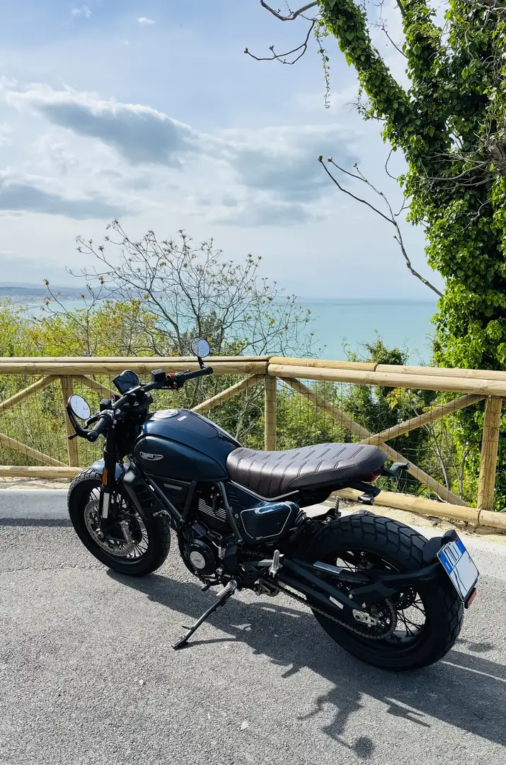 Ducati Scrambler Nightshift Albastru - 2