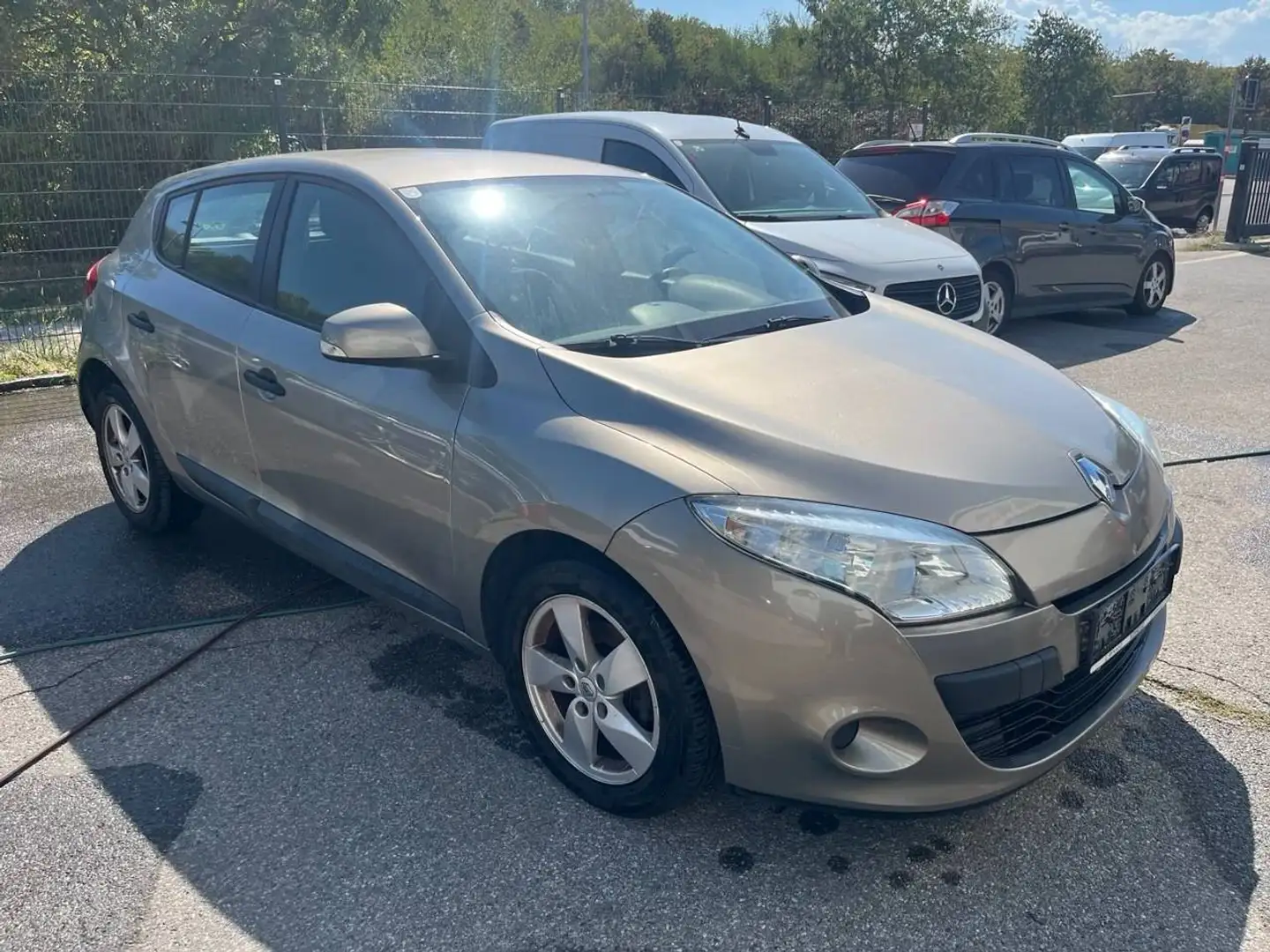 Renault Megane 1,5 Diesel 66 kW 90Ps Braun - 1