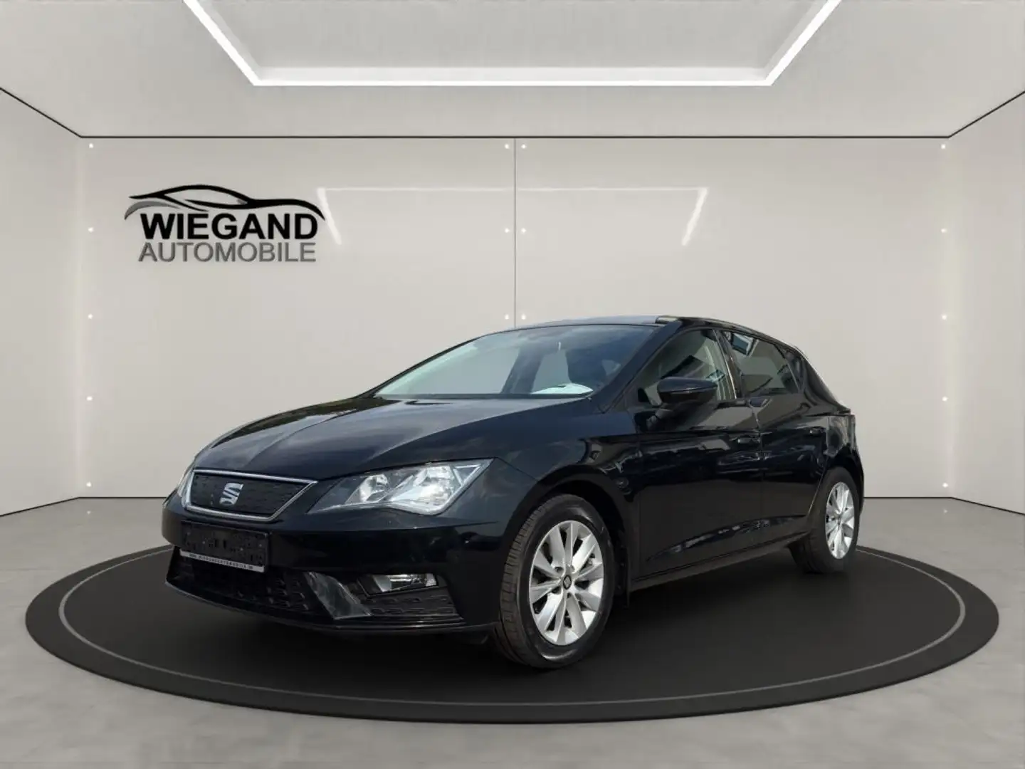 SEAT Leon 1.0 TSI ECOMOTIVE DSG STYLE+METALLIC+LED Zwart - 1