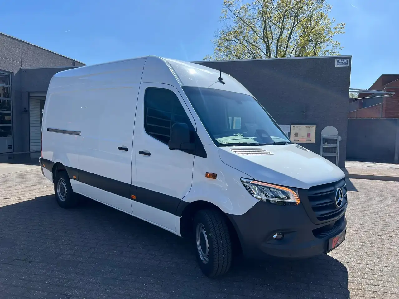 Mercedes-Benz Sprinter 317 L2H2 RWD AUTO (41.500€ex.) — foto 3