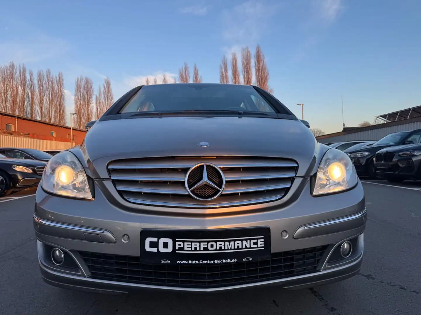 Mercedes-Benz B 170 *NAVI*PANO*RASSELT*EXPORT / GEWERBE Grau - 2