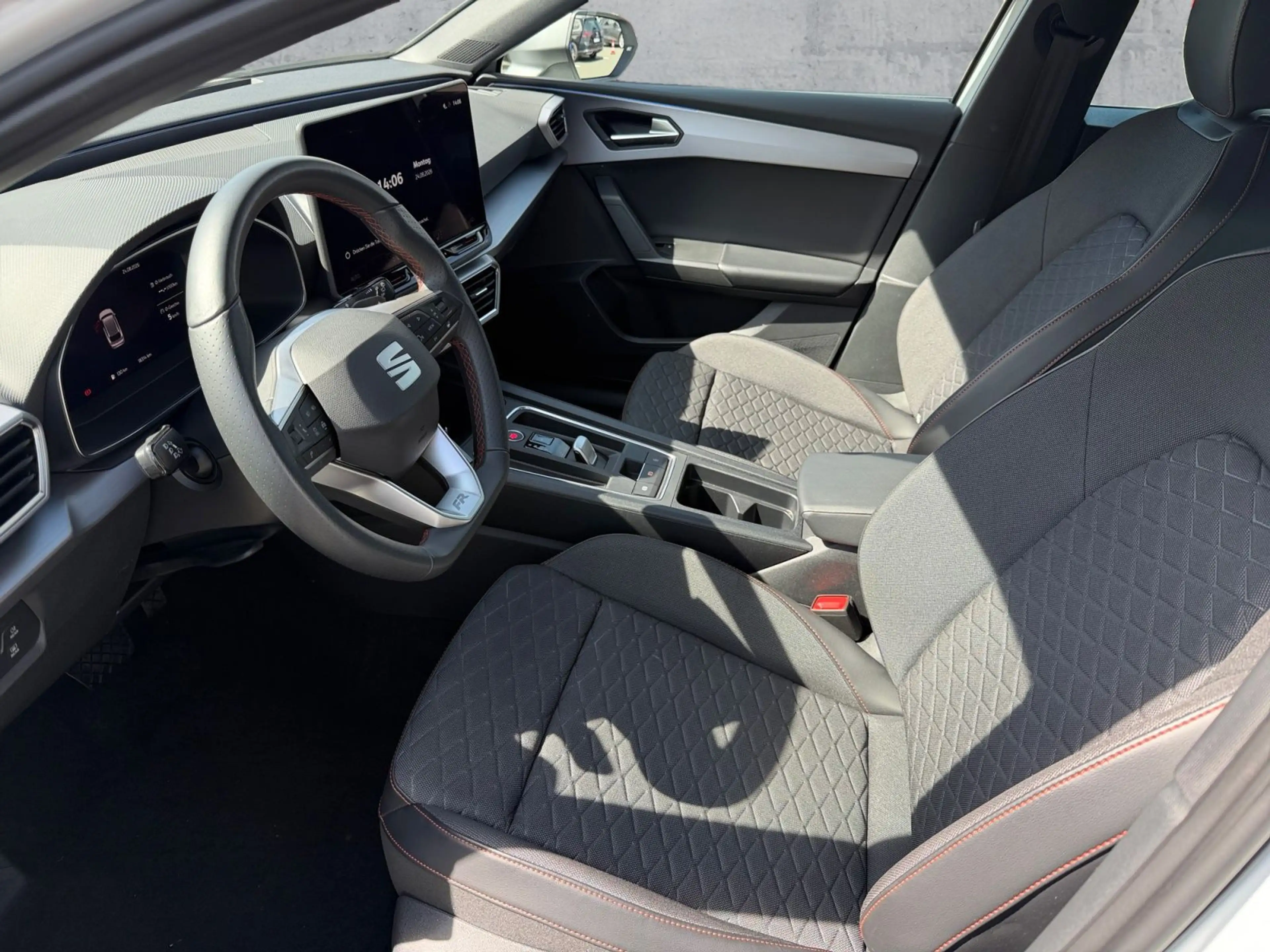 SEAT Leon ST 1.5 eTSI DSG FR-LINE LED+NAV+ACC+SHZ+RFK — photo 12
