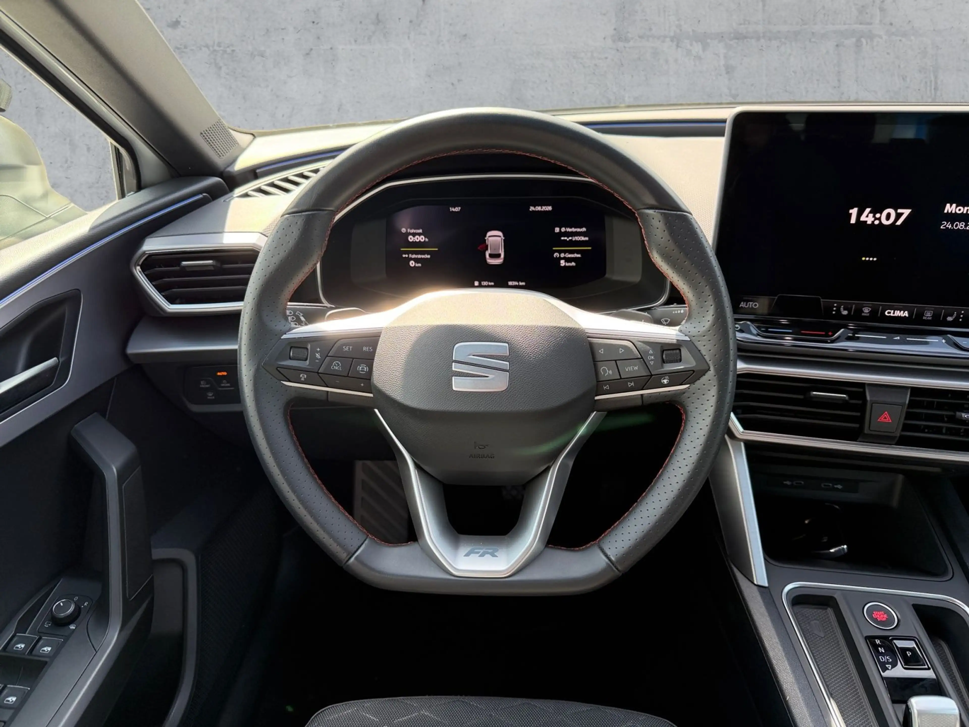 SEAT Leon ST 1.5 eTSI DSG FR-LINE LED+NAV+ACC+SHZ+RFK — photo 10