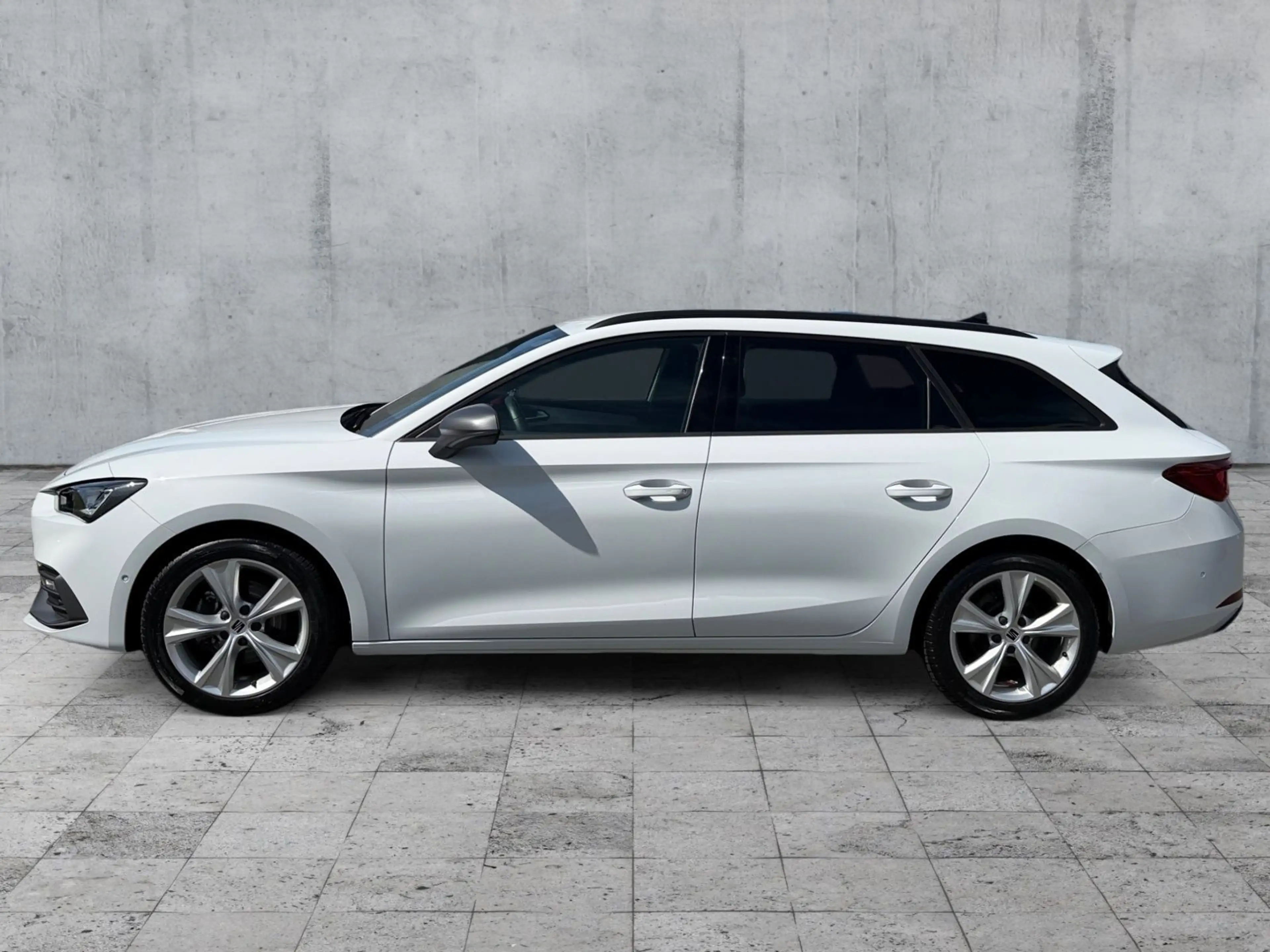 SEAT Leon ST 1.5 eTSI DSG FR-LINE LED+NAV+ACC+SHZ+RFK — photo 4