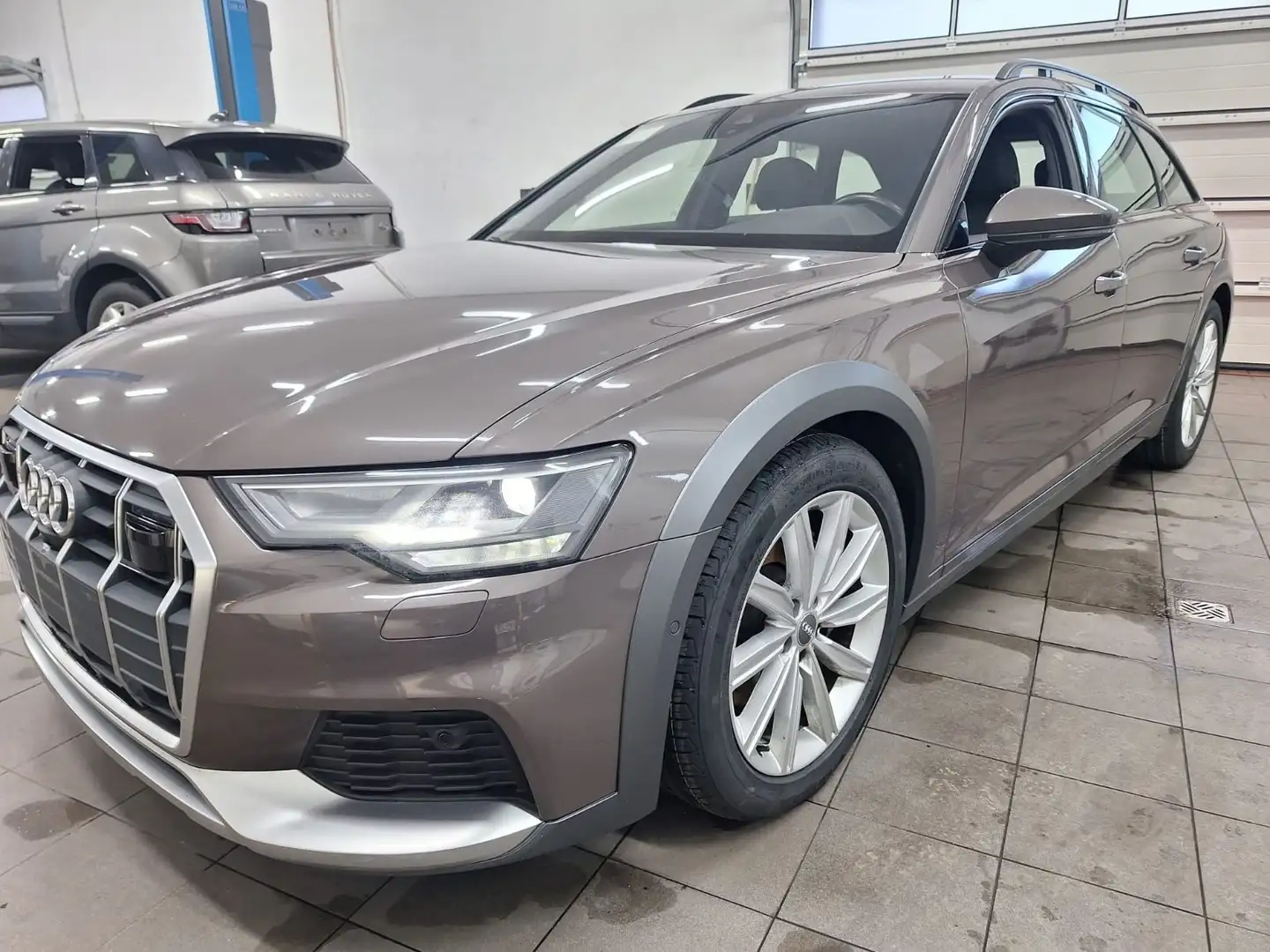 Audi A6 allroad Quattro LED Kamera Navi Virtual Leder Hnědá - 1
