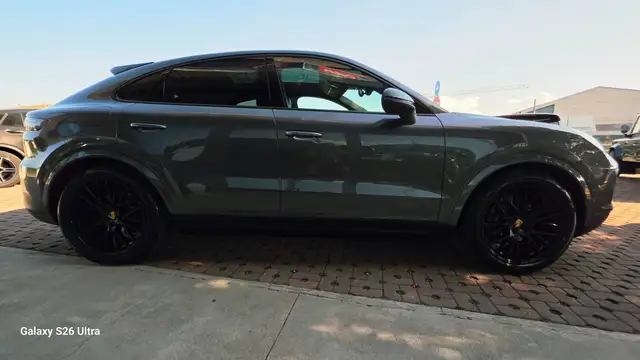 Porsche Cayenne view 11