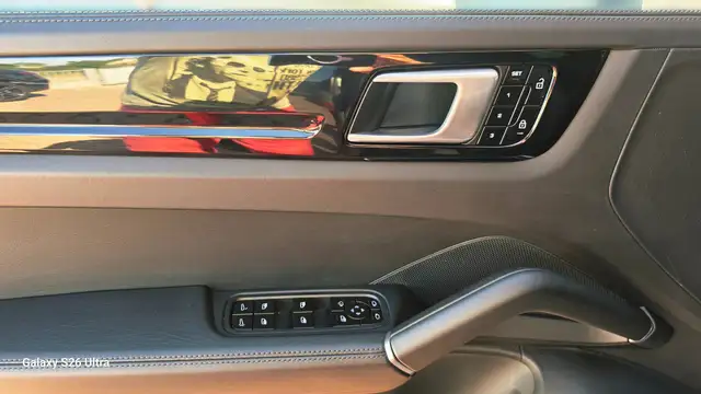 Porsche Cayenne view 12