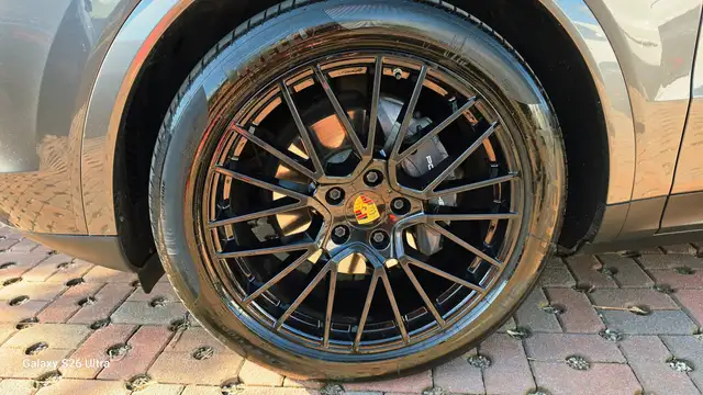 Porsche Cayenne view 15