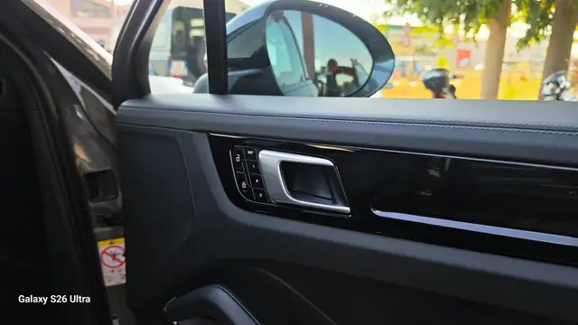 Porsche Cayenne view 30