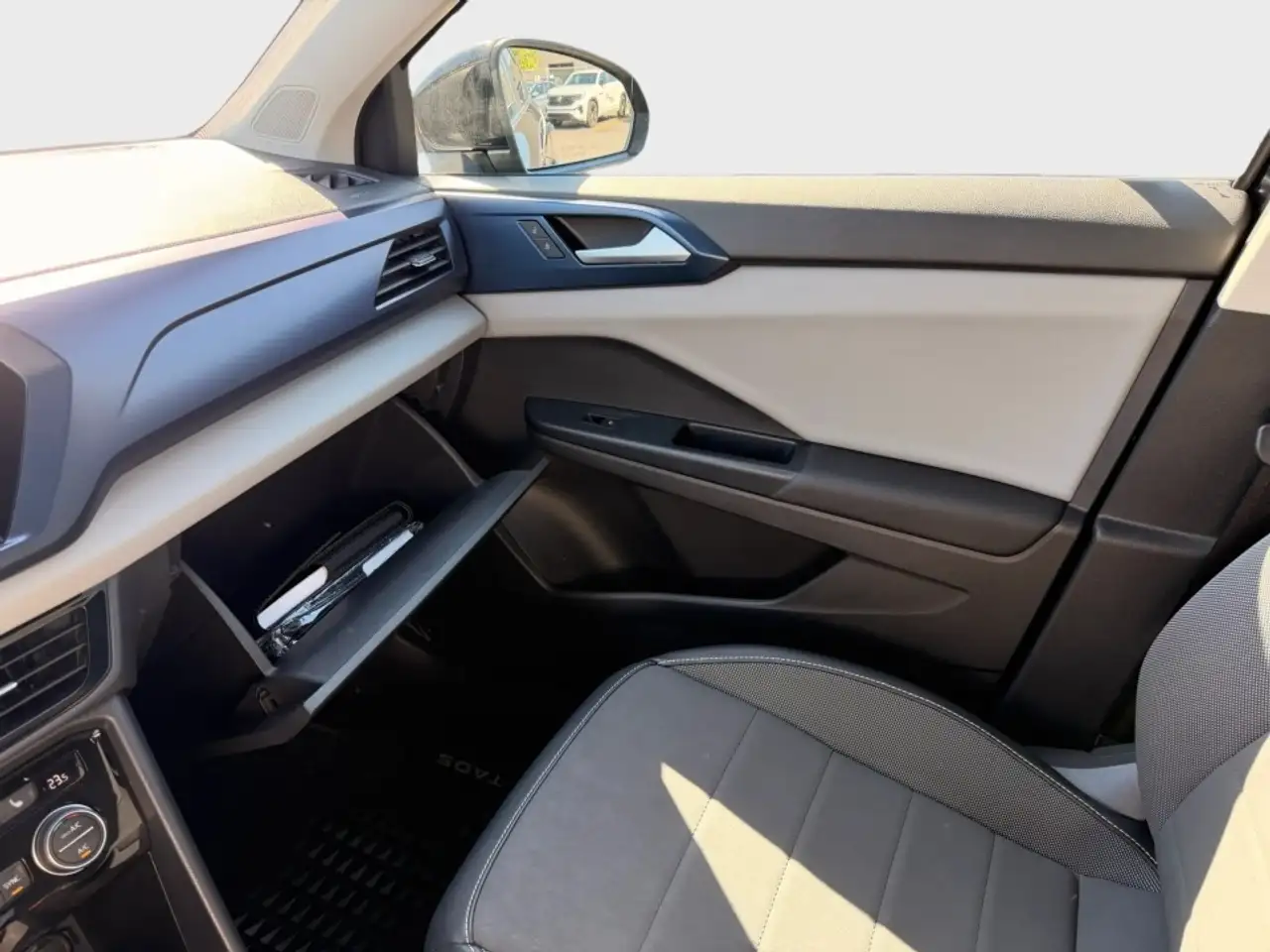 Volkswagen Taos снимка Volkswagen Taos