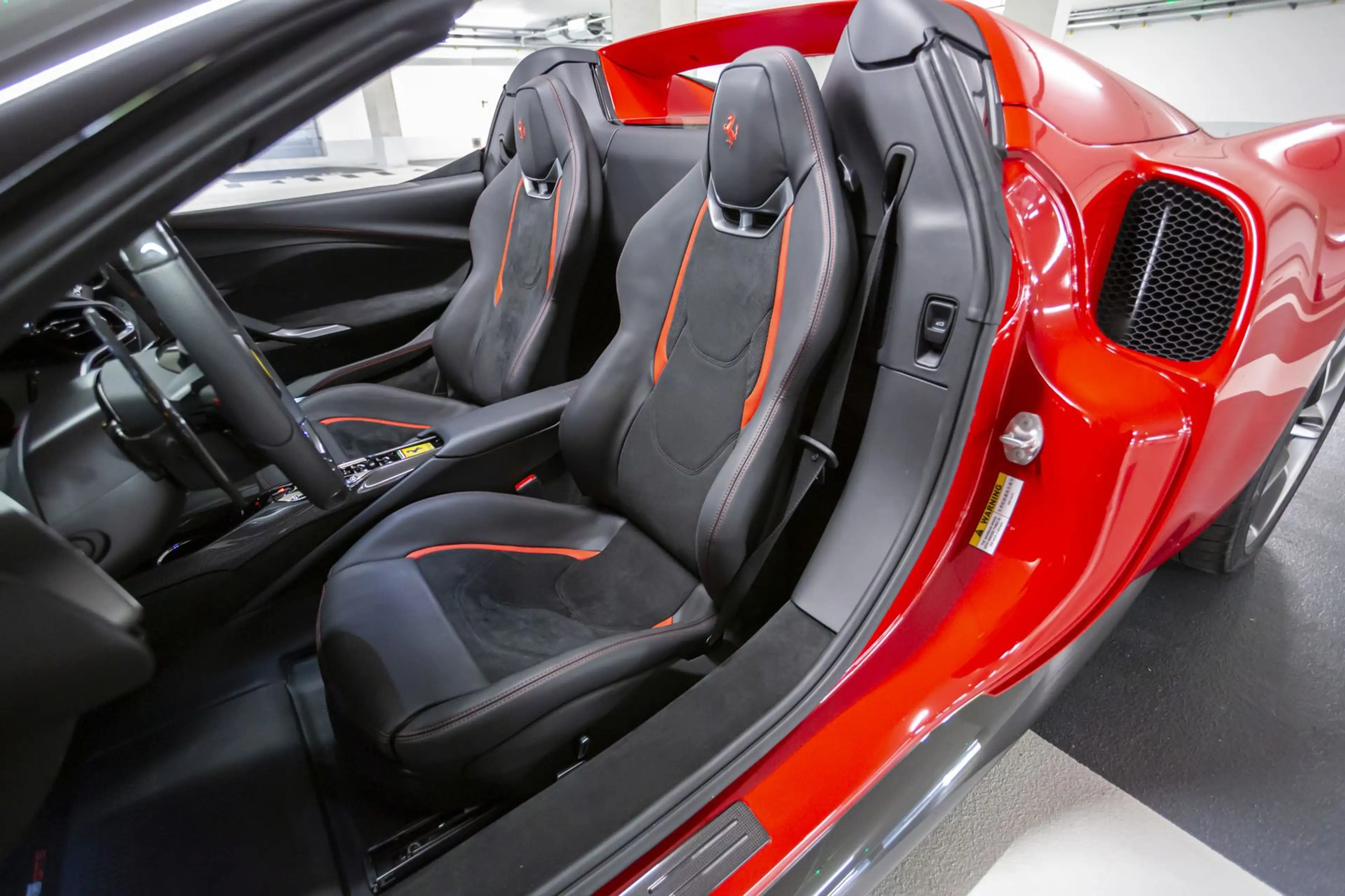 Ferrari 296 GTS 6xCarbon|TwoTone|Lift|JBL|NeckW|VentilS| — photo 22
