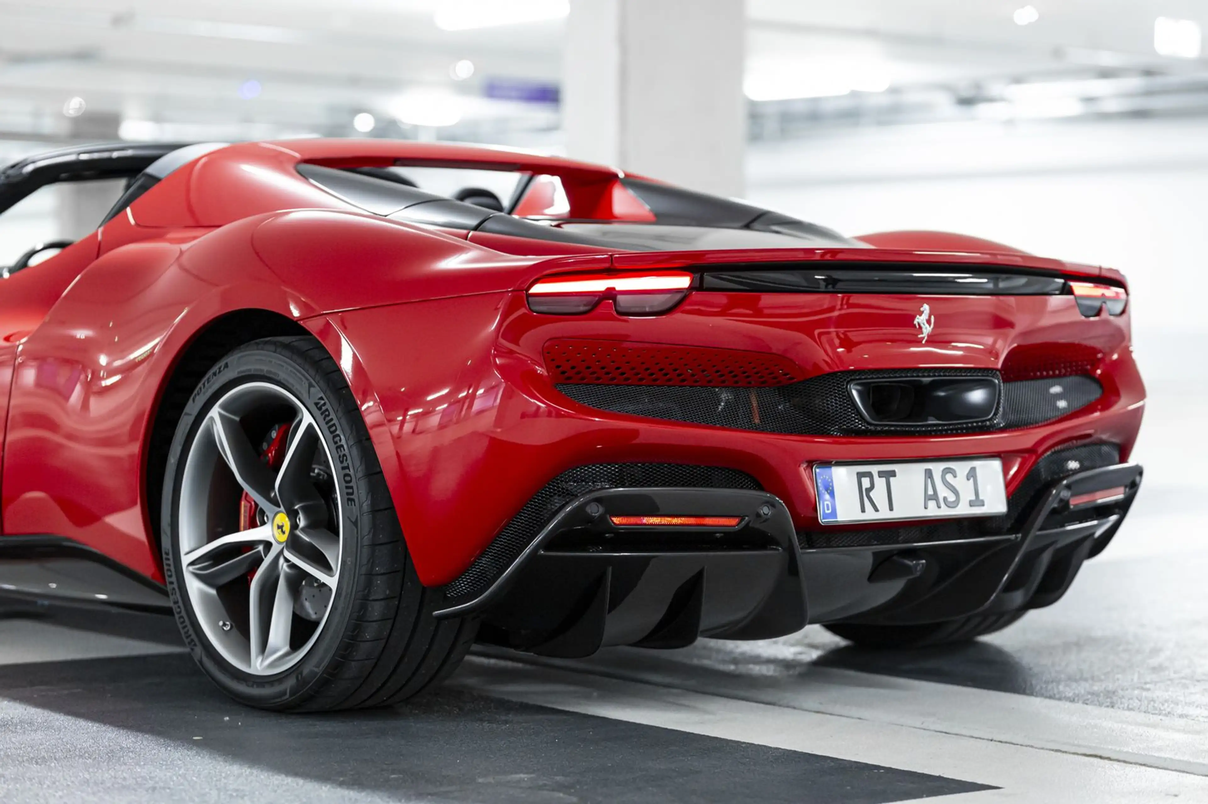 Ferrari 296 GTS 6xCarbon|TwoTone|Lift|JBL|NeckW|VentilS| — photo 11