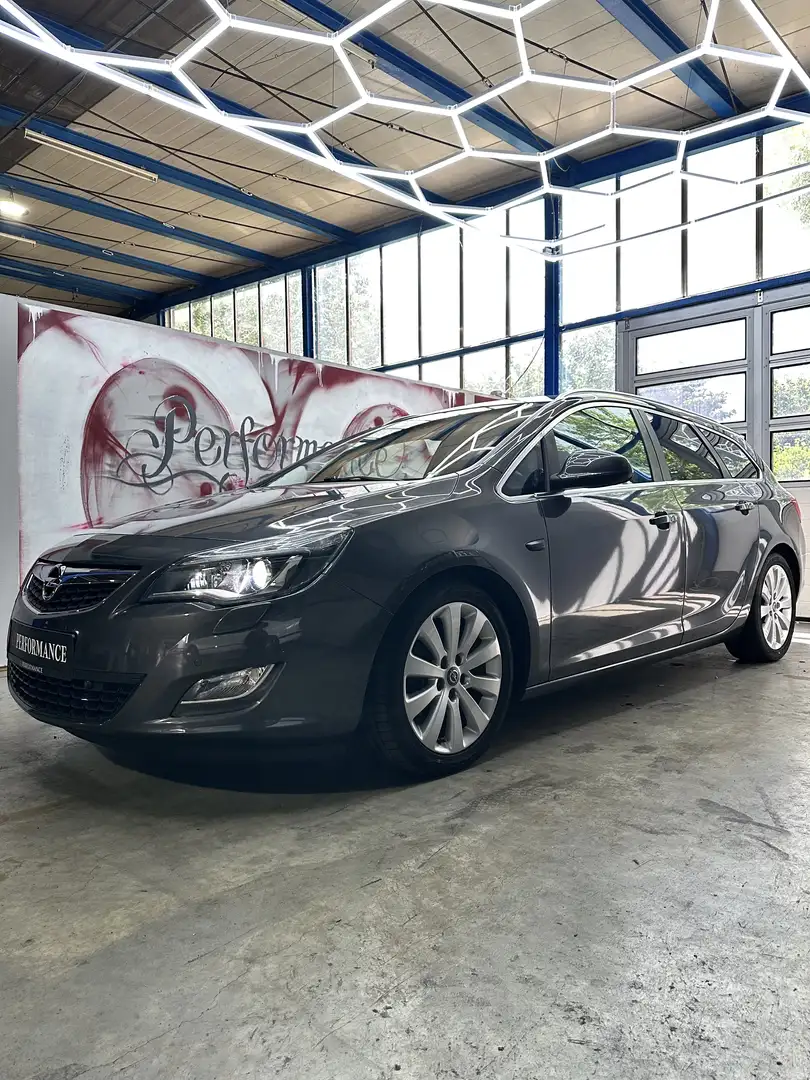 Opel Astra J 1.6Turbo*Innovation*Garantie*TÜV*Anhänger* Grau - 1