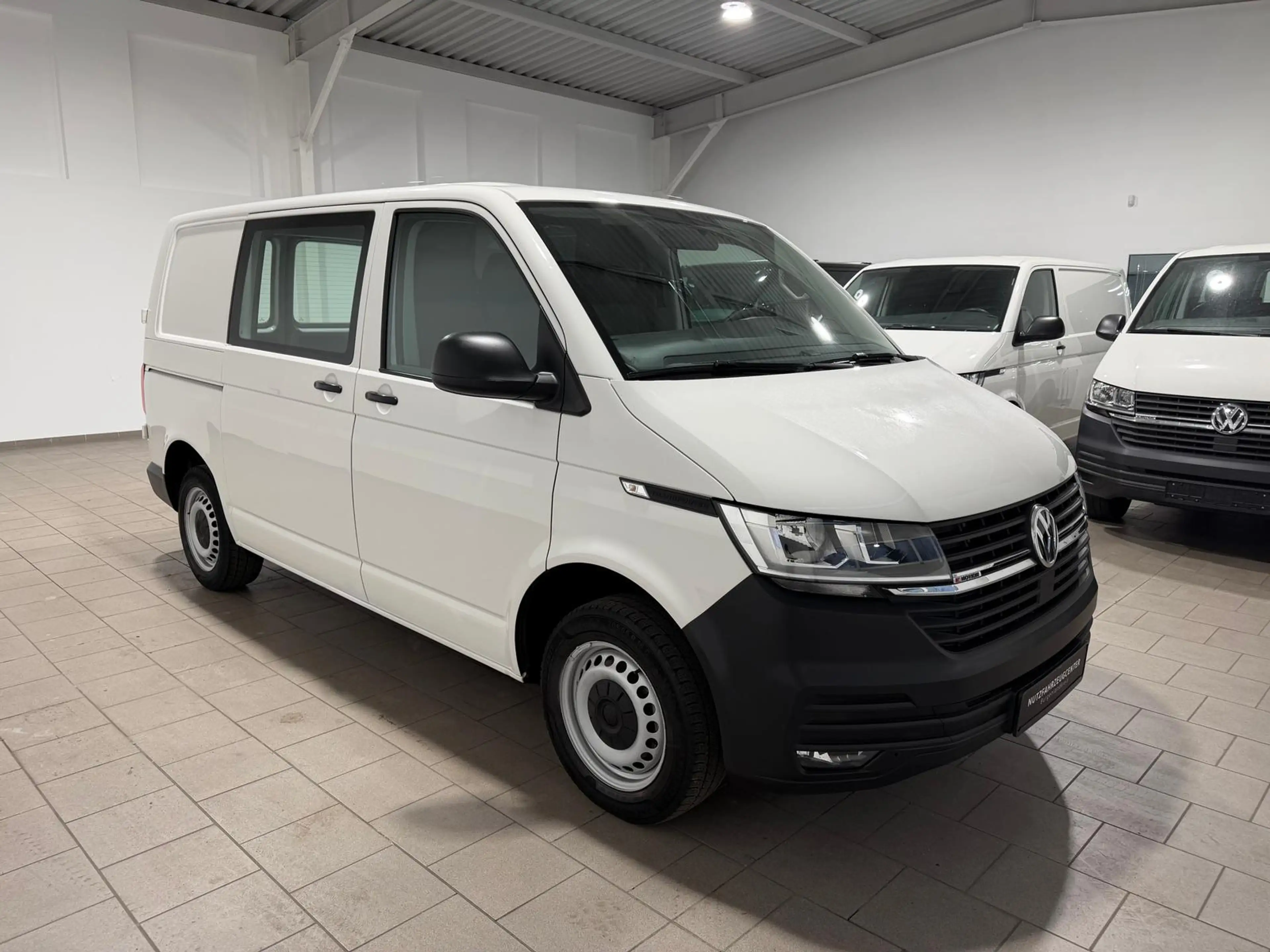 Volkswagen T6.1 Transporter ,4Motion,kurz,Klima,Radio,AHK — photo 2