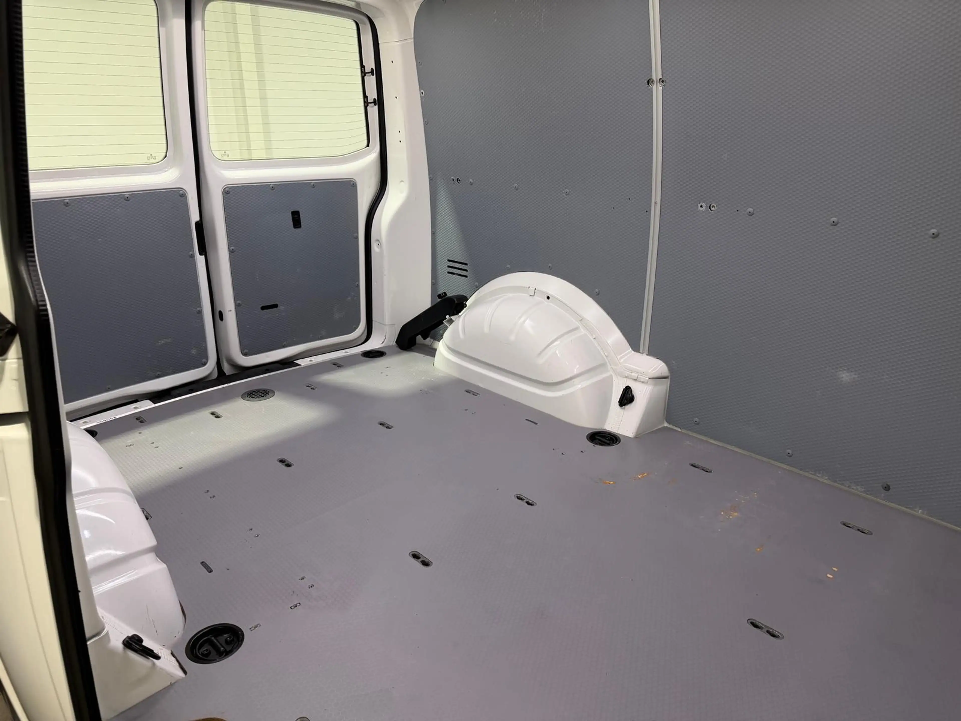 Volkswagen T6.1 Transporter ,4Motion,kurz,Klima,Radio,AHK — photo 7