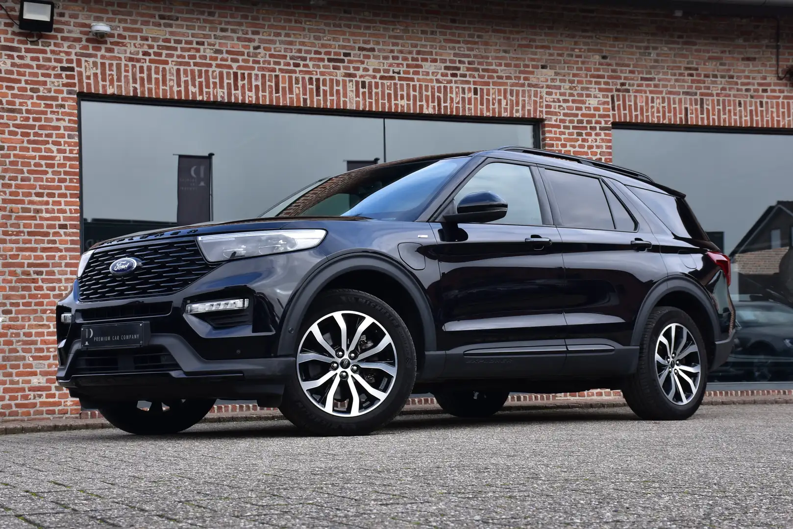 Ford Explorer 3.0 EcoBoost PHEV AWD ST-Line Schwarz - 1