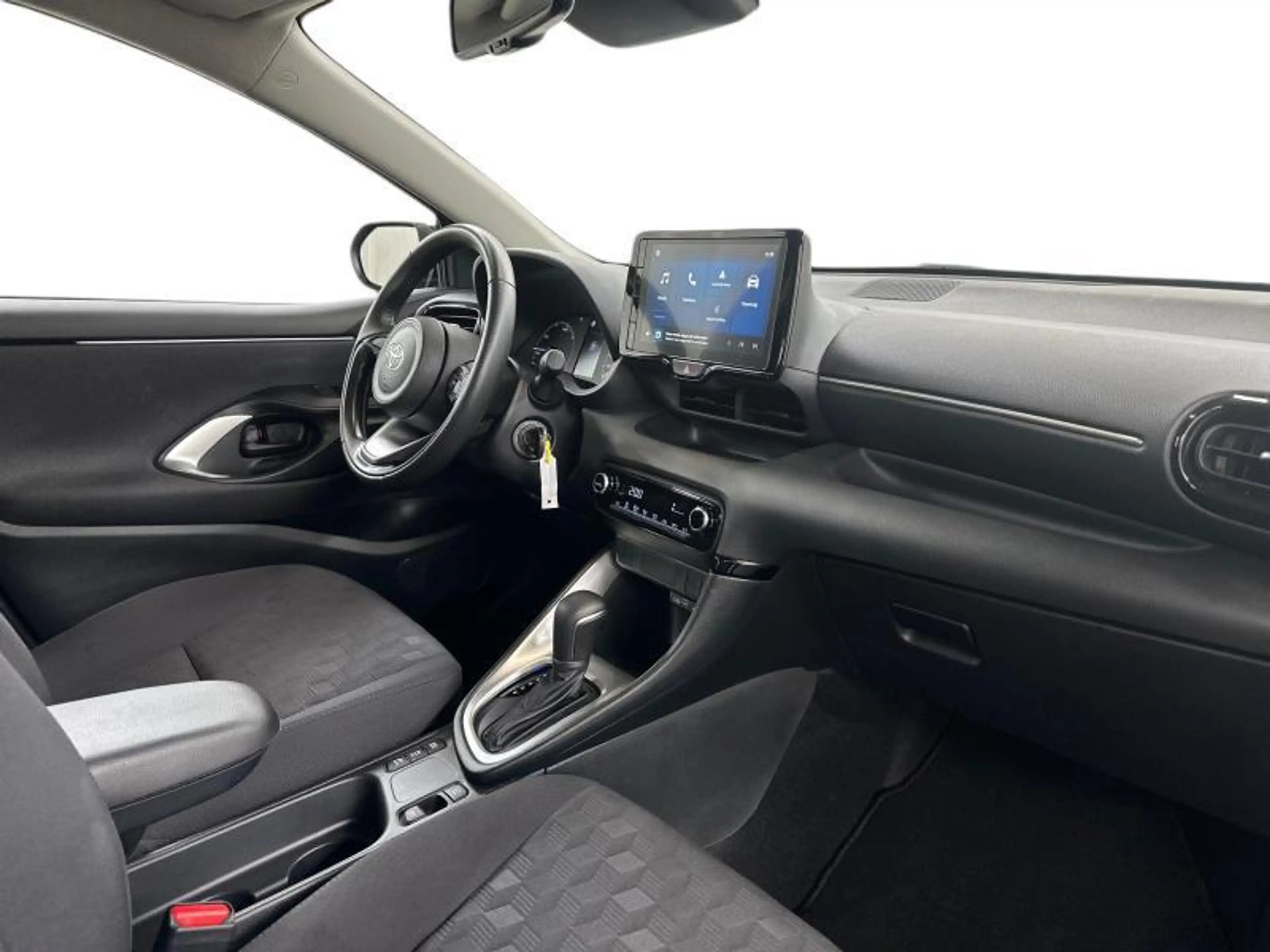 Toyota Yaris 116 hp HEV Dynamic | carplay | camera — photo 8