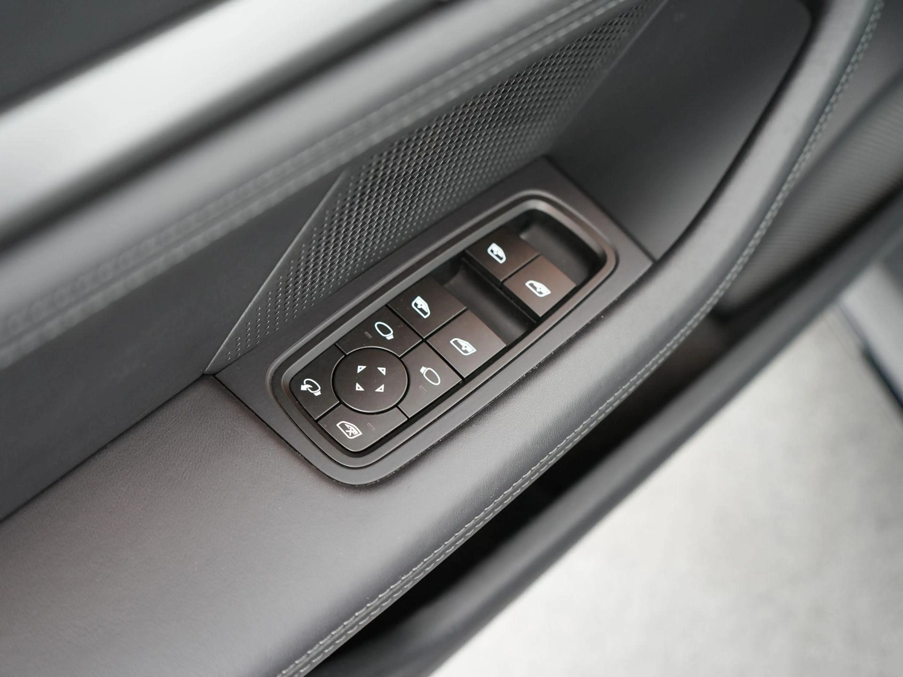 Porsche Taycan Cross Turismo 4 105 kWh — photo 15