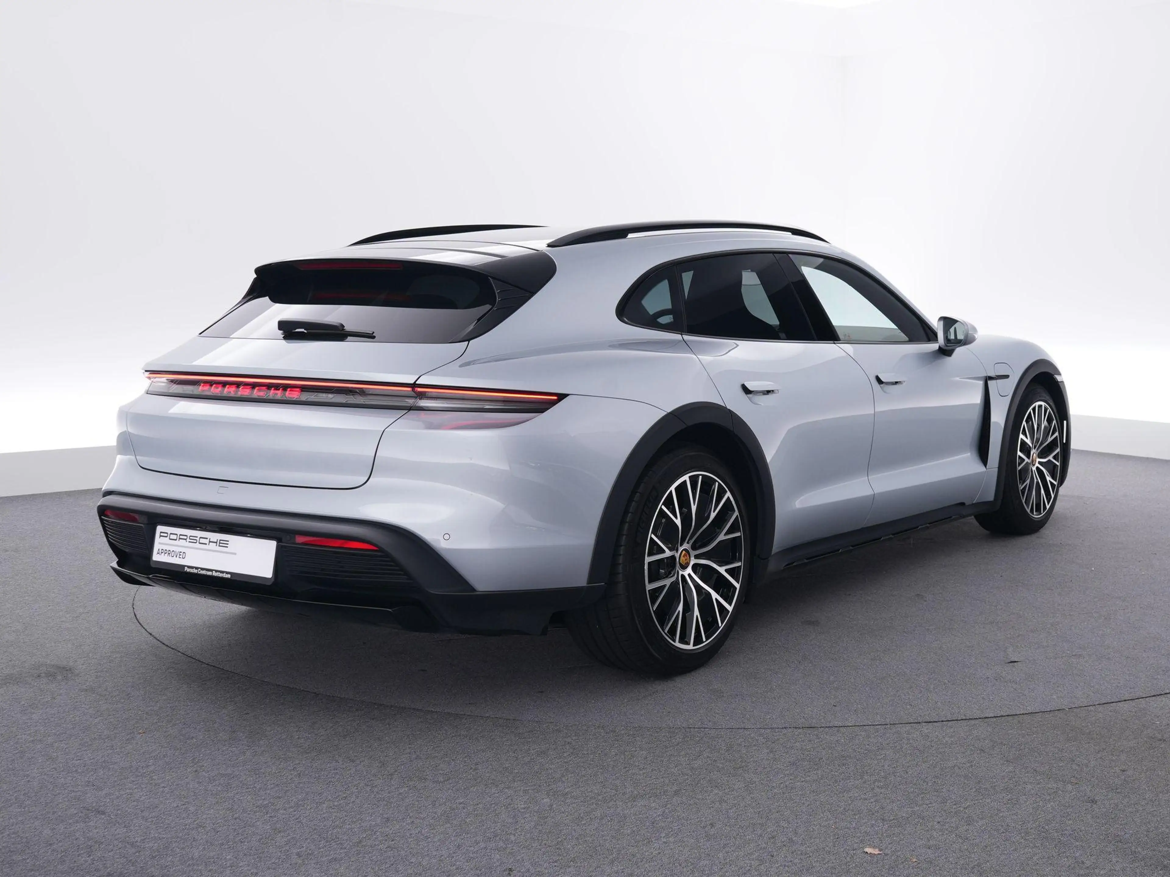 Porsche Taycan Cross Turismo 4 105 kWh — photo 5