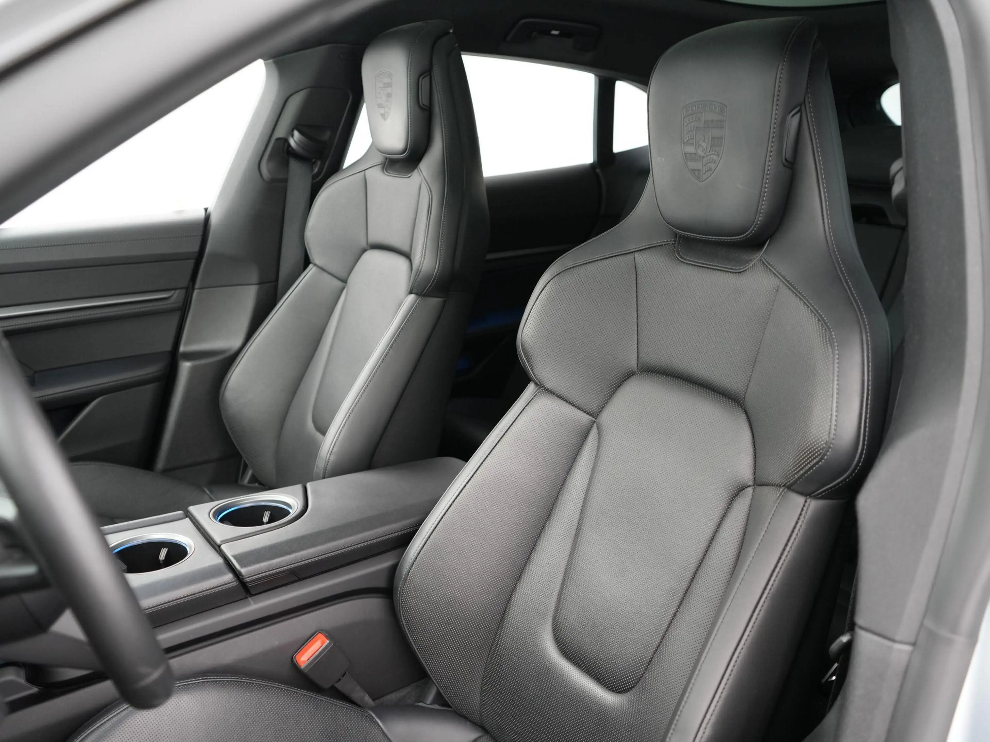 Porsche Taycan Cross Turismo 4 105 kWh — photo 13