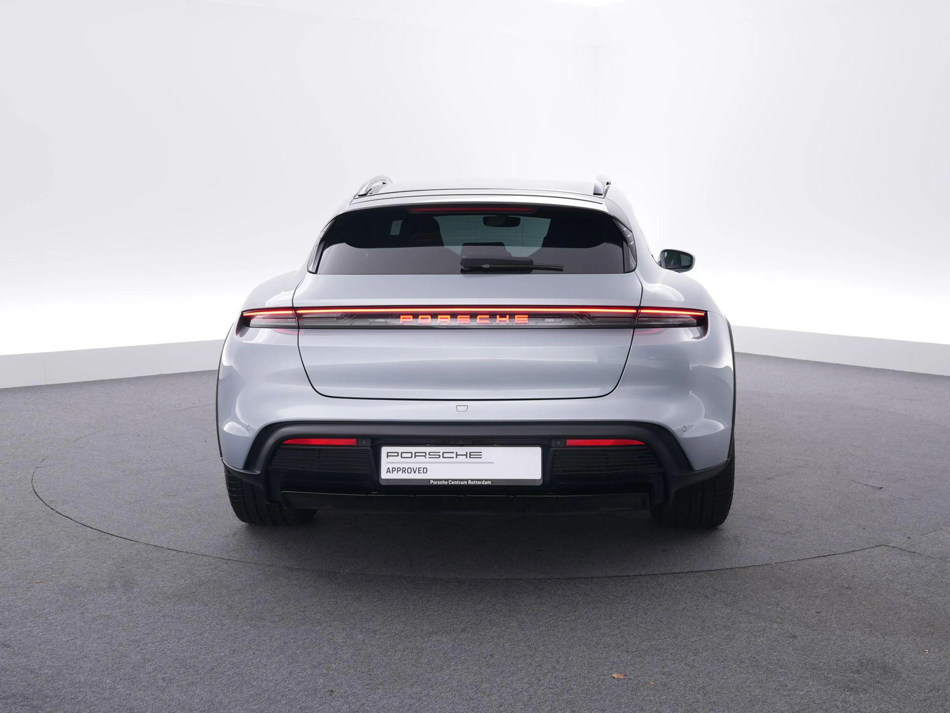 Porsche Taycan Cross Turismo 4 105 kWh — photo 4