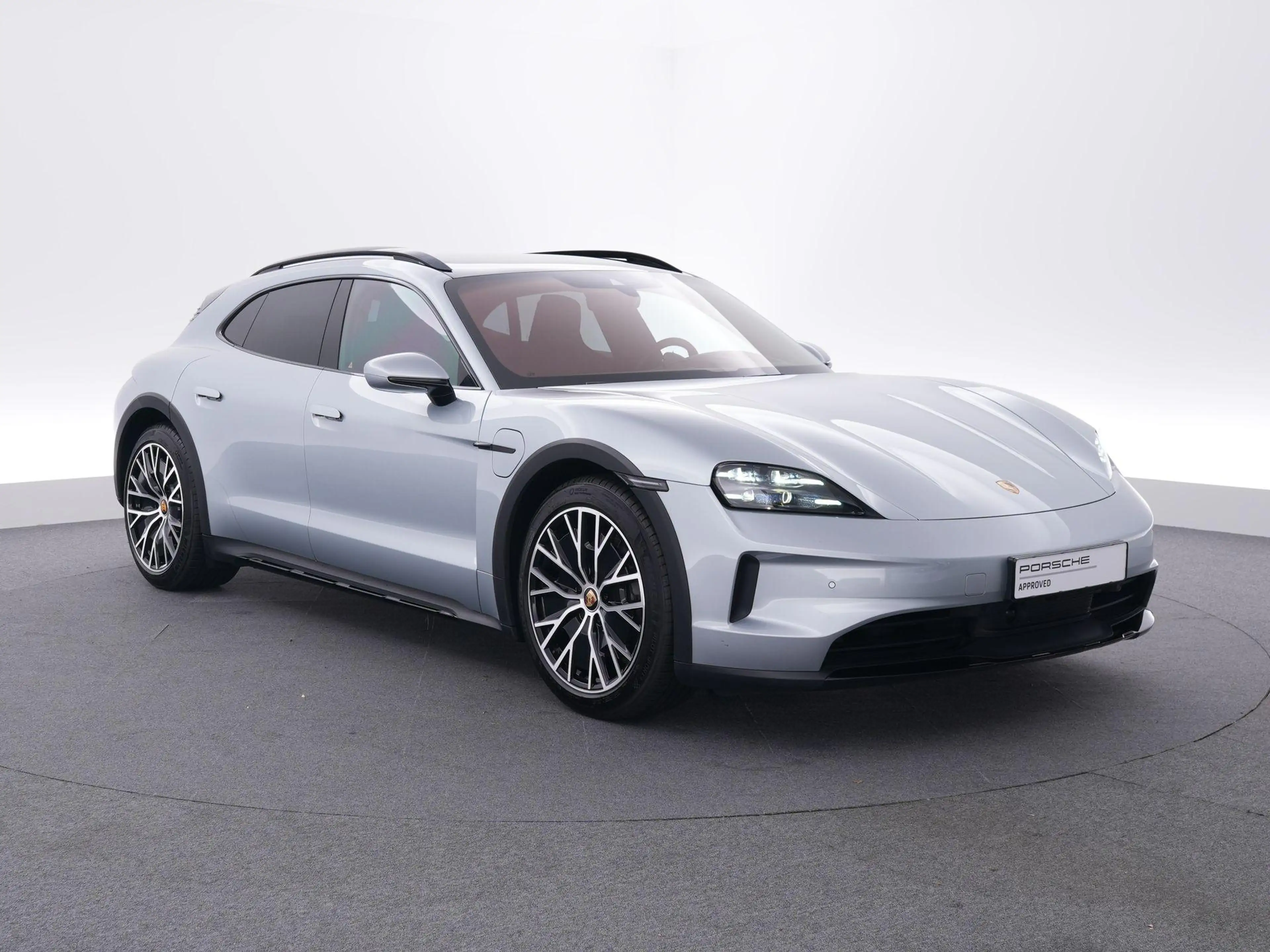 Porsche Taycan Cross Turismo 4 105 kWh — photo 7