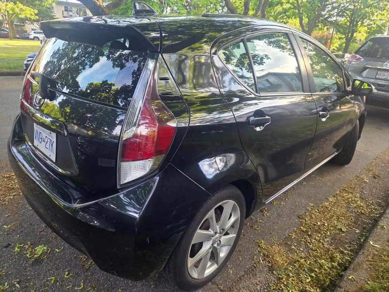 Toyota Prius c снимка Toyota Prius c