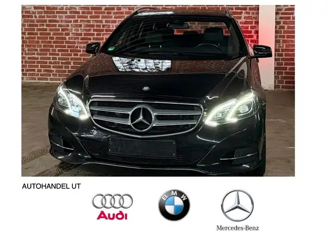 Mercedes-Benz E 350 d BT T-Modell 9G LED/NAVI/AHK/GSDach/EU6