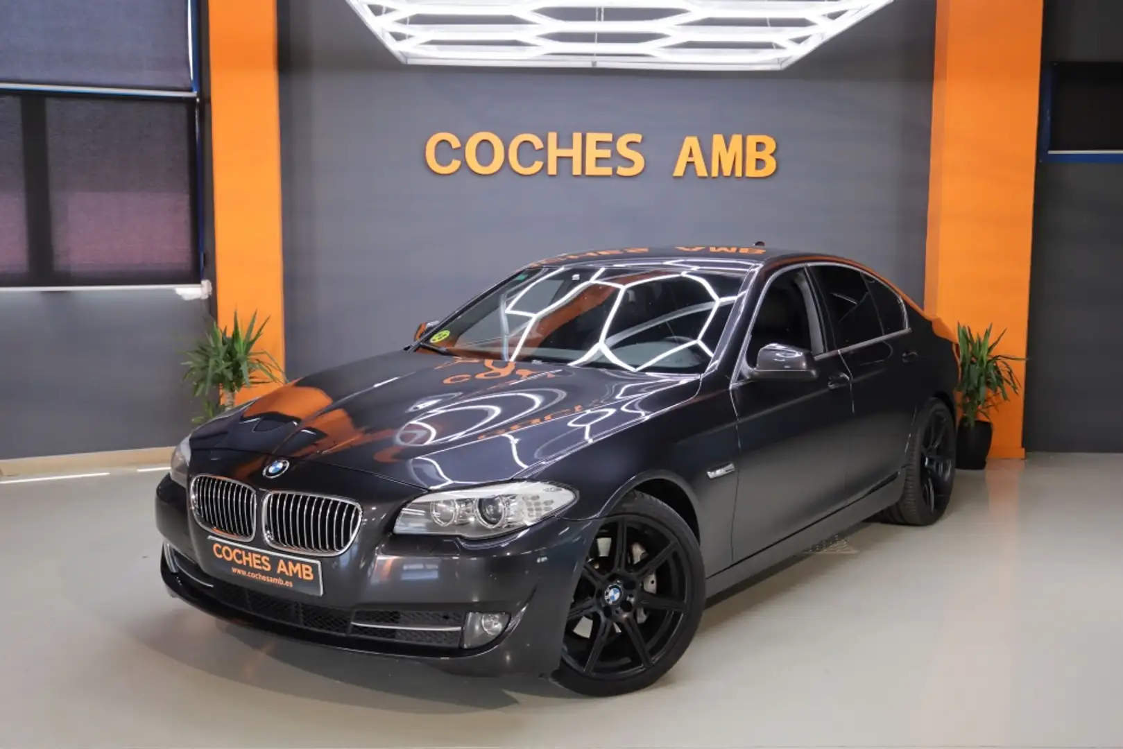BMW 530 530dA Šedá - 1