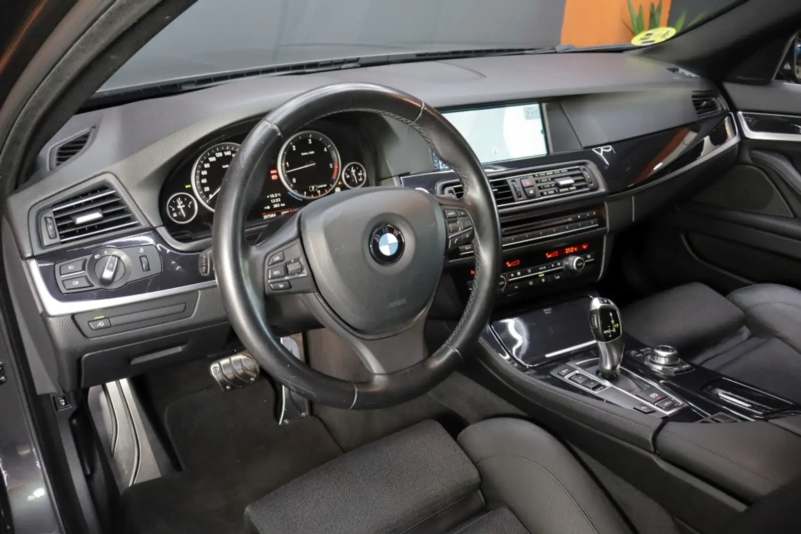 BMW 530 530dA Šedá - 2