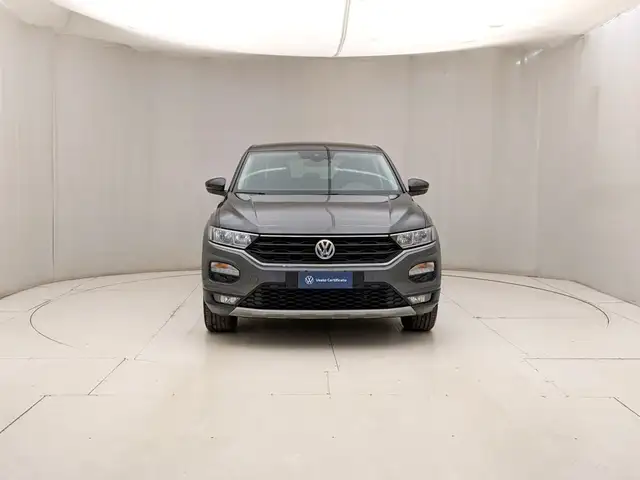 Volkswagen T-Roc view 2