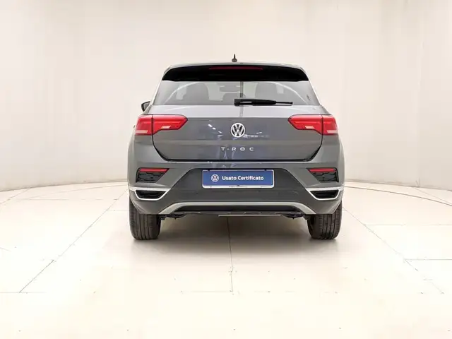 Volkswagen T-Roc view 5