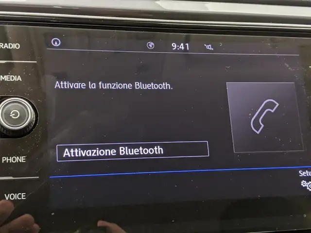 Volkswagen T-Roc view 13