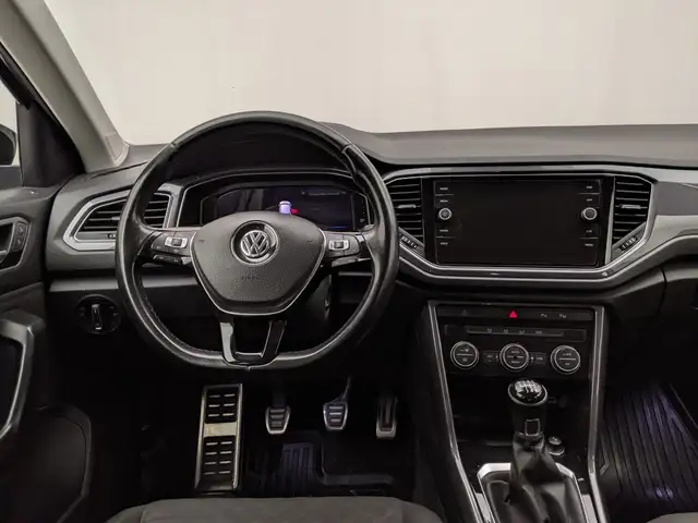 Volkswagen T-Roc view 7