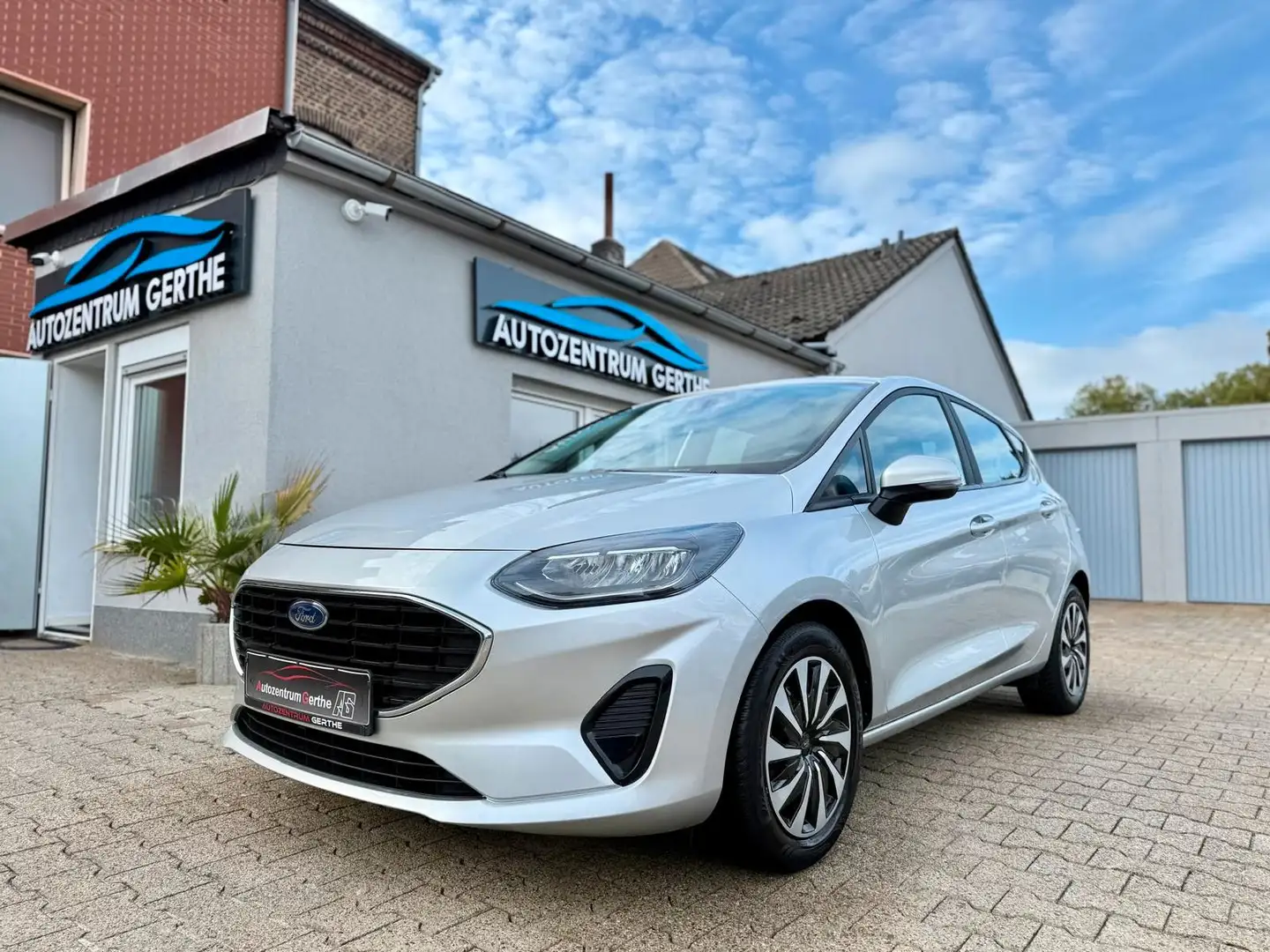 Ford Fiesta Cool & Connect *Automatik*CarPlay*1.Hand* Grau - 2