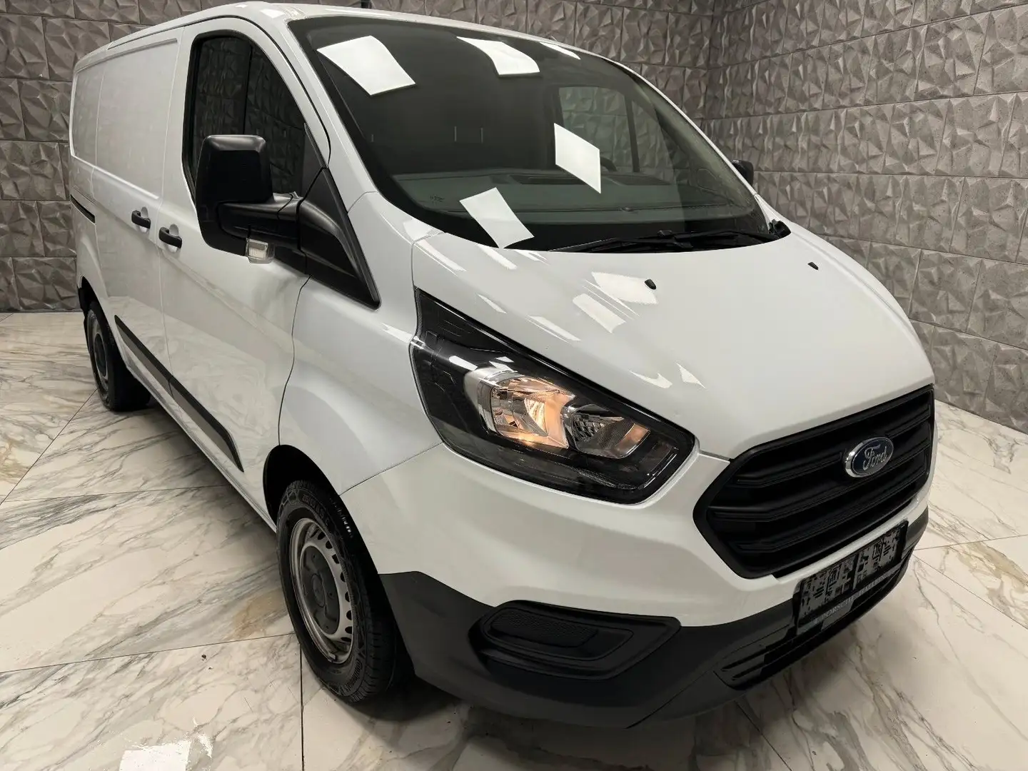 Ford Transit Custom Kasten 2,0 TDCi L1H1 300 Ambient Weiß - 1