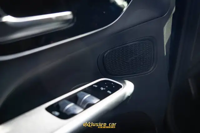 Mercedes-Benz GLC 200 view 13