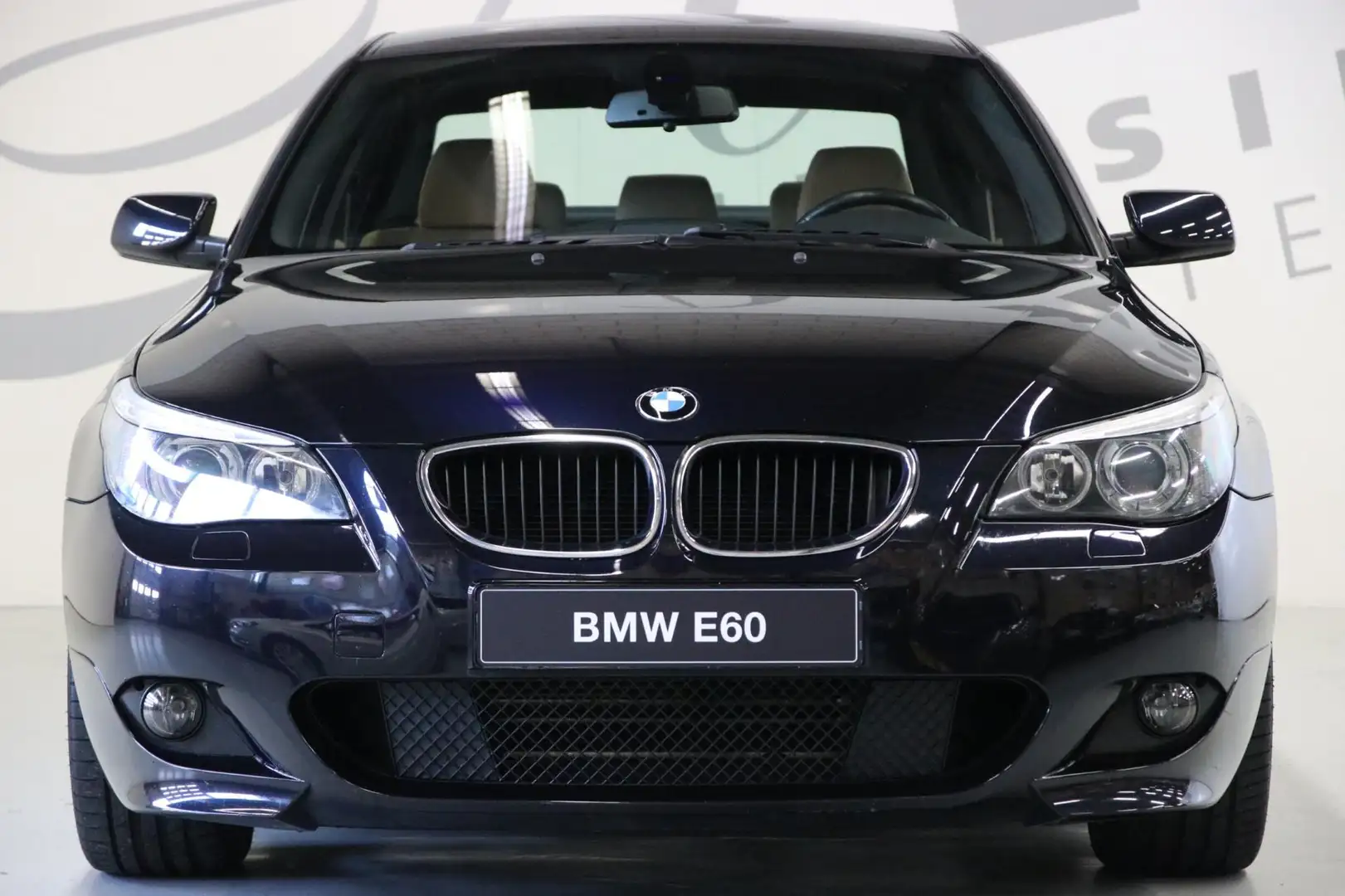 BMW 523 5-serie 523i/ Handgeschakeld/ M-pakket/ Stoelverwa Zwart - 2