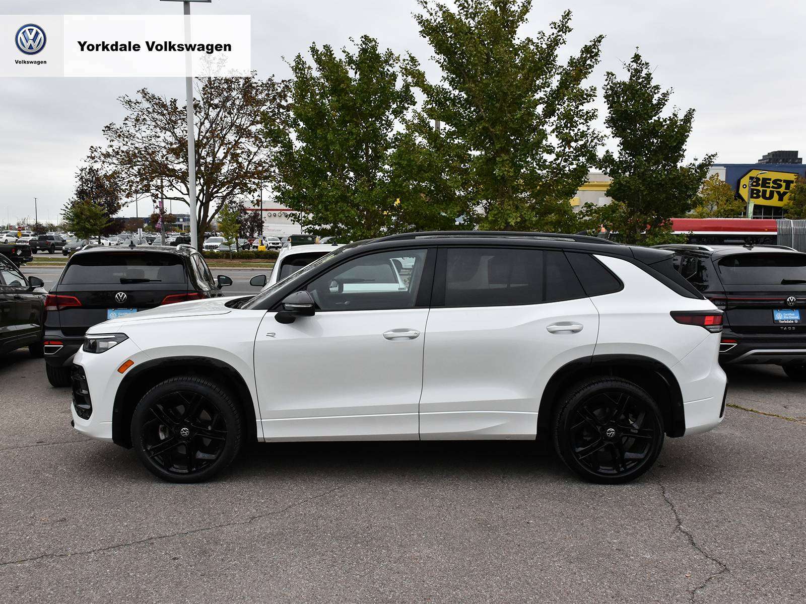 2026 Volkswagen Tiguan Comfortline R-Line Black — снимка 4