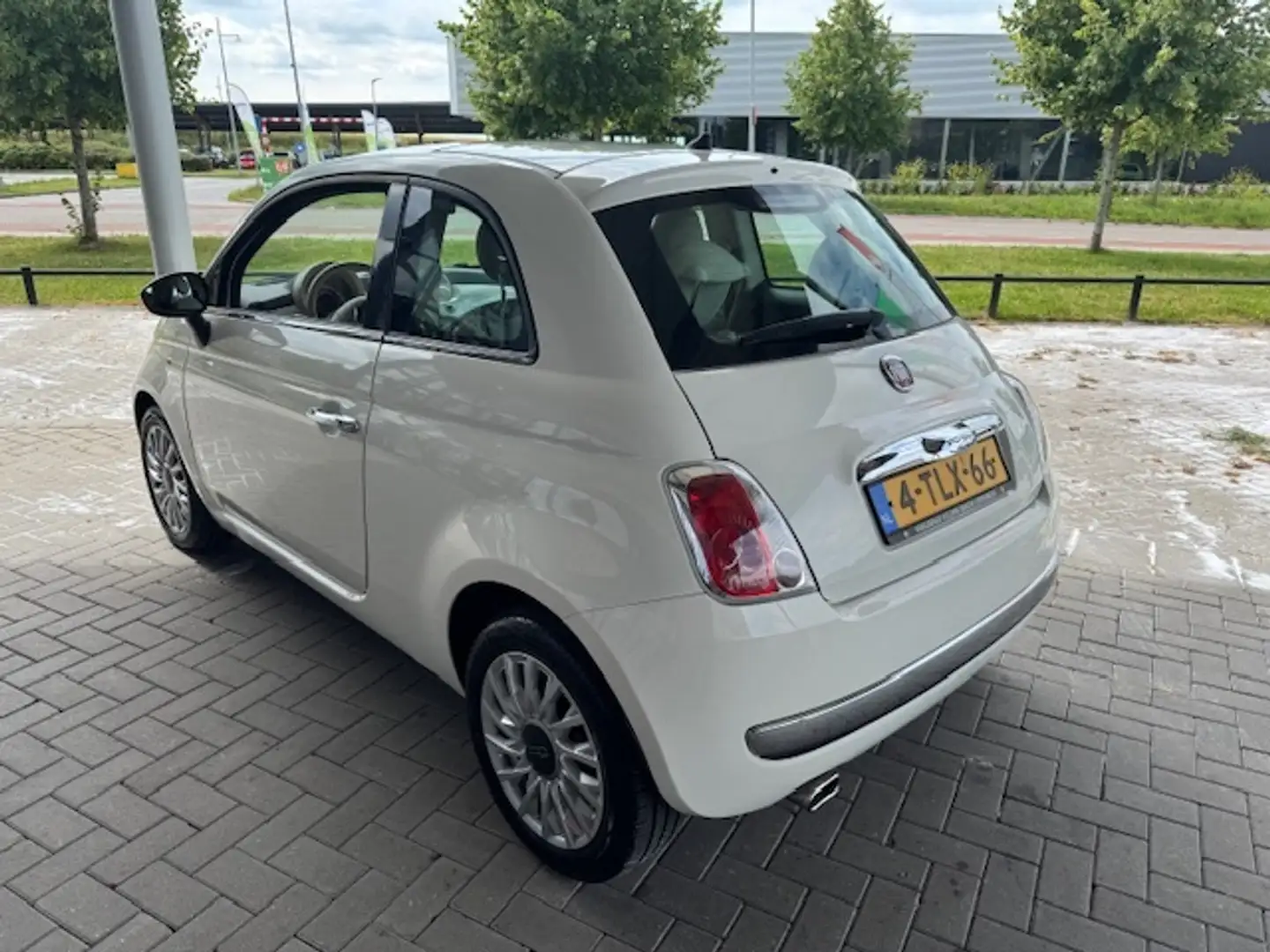 Fiat 500 0.9 TWINAIR TURBO 80 PK LOUNGE + PANODAK/AIRCO/LMV Wit - 2