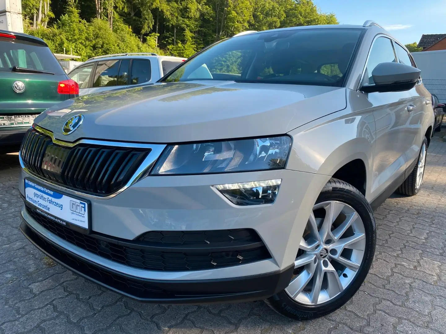 Skoda Karoq Style DSG KAMERA PANO TEMPOMAT NAVI SHZ Grijs - 1