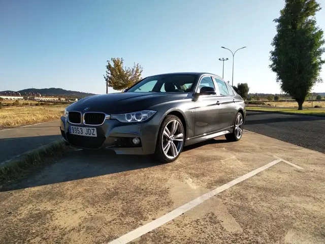 BMW 320 320d Essential Plus M-Sport Edition