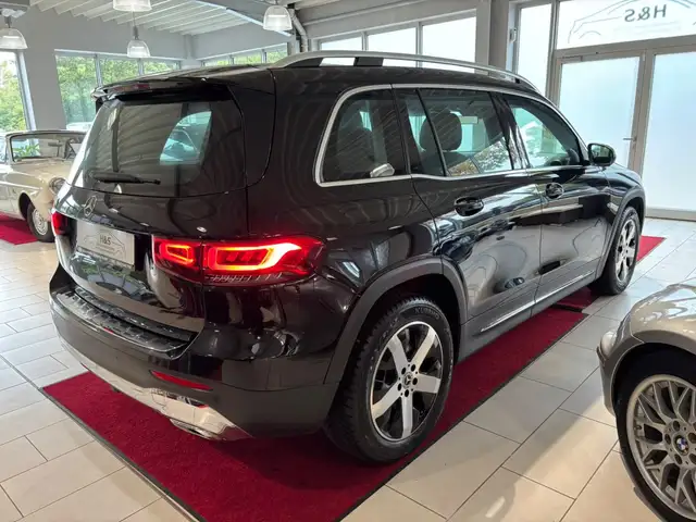 Mercedes-Benz GLB view 8