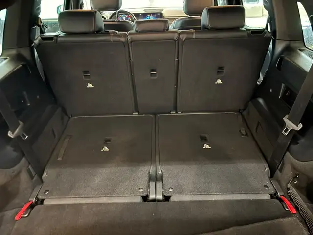 Mercedes-Benz GLB view 11