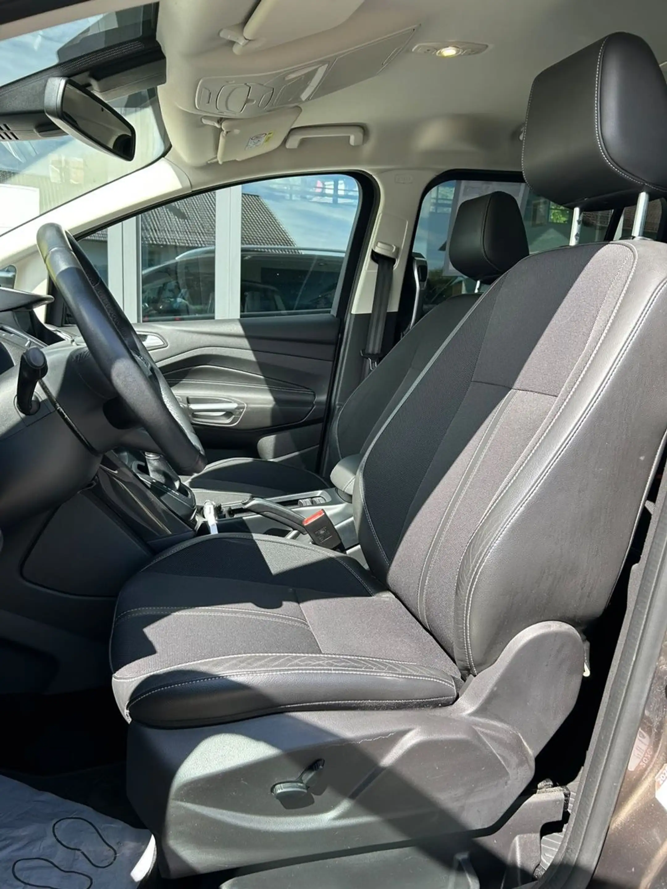 Ford Grand C-Max Grand C-MAX 1.5 Titanium **Winterpaket*Navi** — photo 14